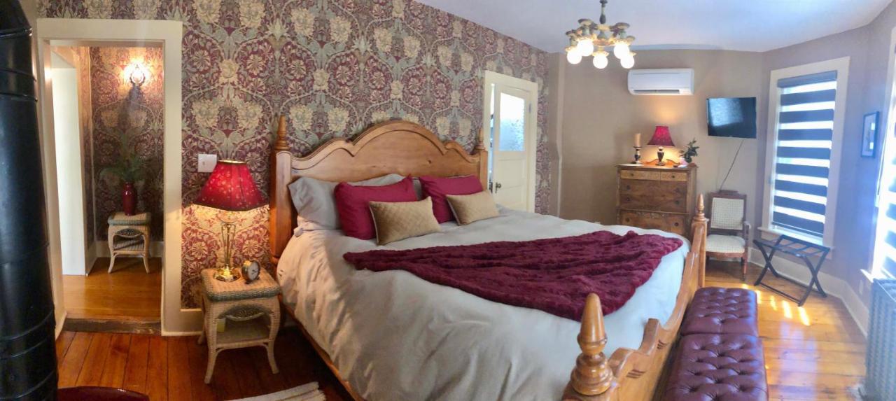 Moulin Rouge House Bed And Breakfast Mankato Exterior photo
